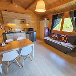 Bursztynowa Osada Lodge