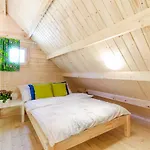 Bursztynowa Osada Lodge *