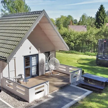 Bursztynowa Osada Деревянный коттедж Копалино