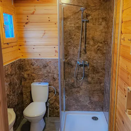 Bursztynowa Osada Alojamento de Turismo Selvagem Kopalino