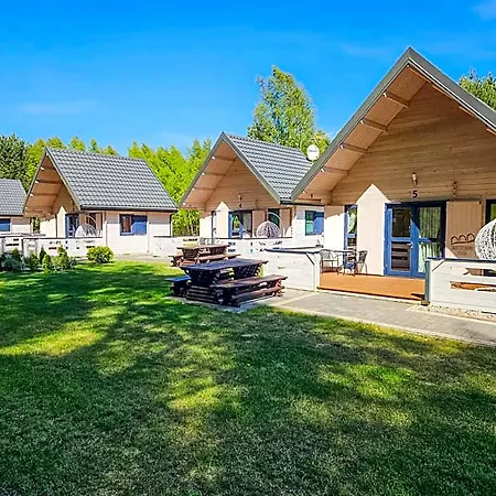Bursztynowa Osada Alojamento de Turismo Selvagem Kopalino